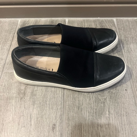 Via Spiga Black Sneakers with Slip-On Design and Thick Sole - Picture 2 of 10
